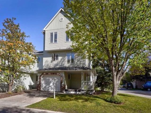 Townhouse for sale in Northwest, Alberta
