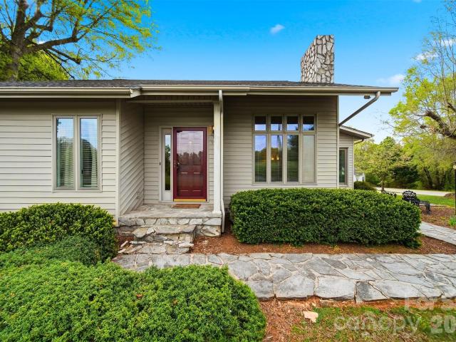 House for sale in Hiddenite, North Carolina