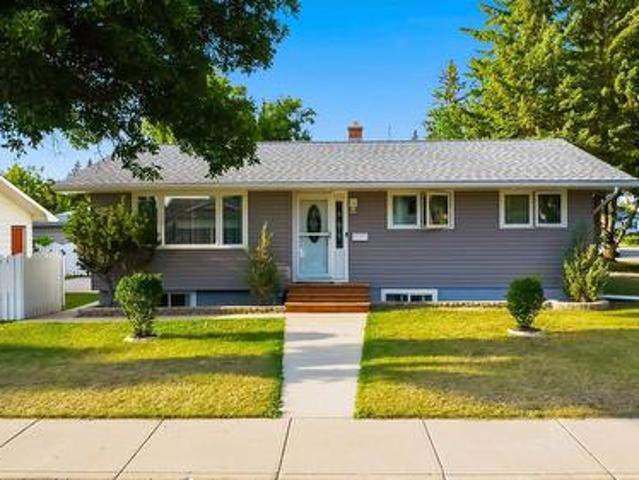 House for sale in Saskatoon, Saskatchewan