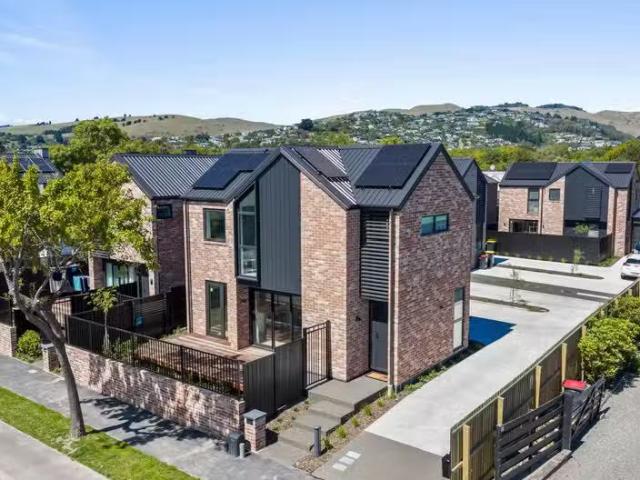 House for sale in Chaslands, Canterbury