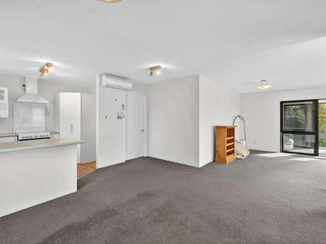 House for rent in Chaslands, Canterbury