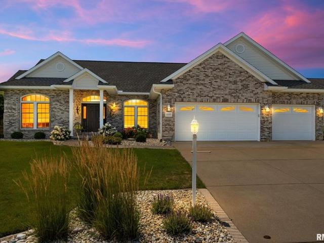 House for sale in Washington, Illinois