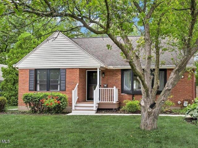 House for sale in Niskayuna, New York