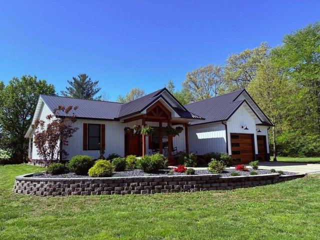 House for sale in Fairfield, Illinois