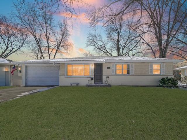 House for sale in Aurora, Illinois