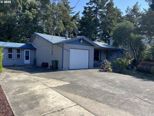 House for sale in North Bend, Oregon