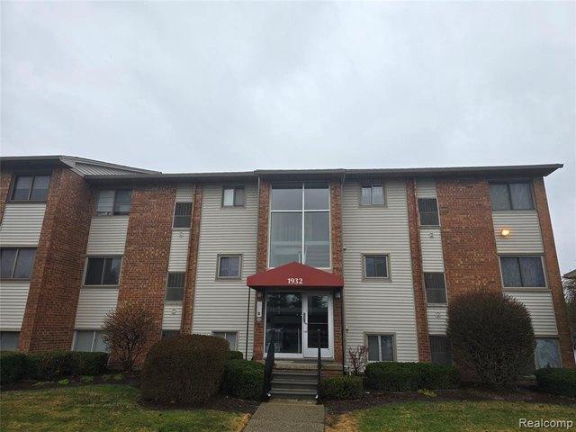 Condo for sale in Bloomfield Hills, Michigan