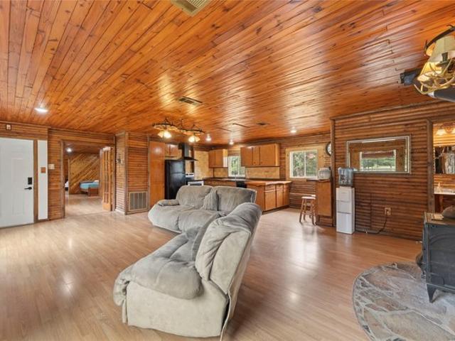 House for sale in Henderson, Texas