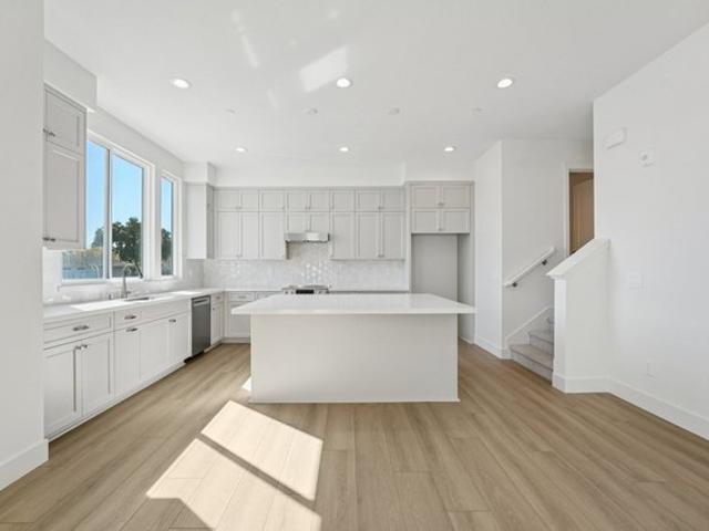 Condo for sale in Alameda, California