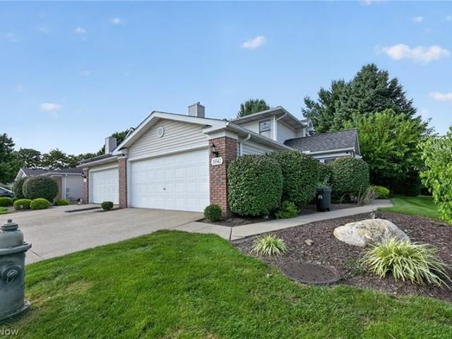 Condo for sale in Echo Lake, Strongsville