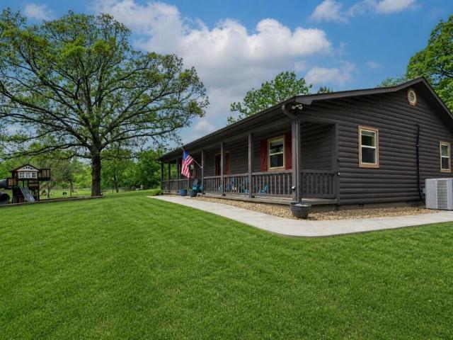 House for sale in Barry, Missouri