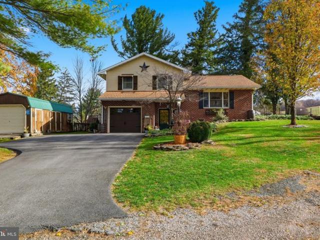 House for sale in Spring Grove, Pennsylvania