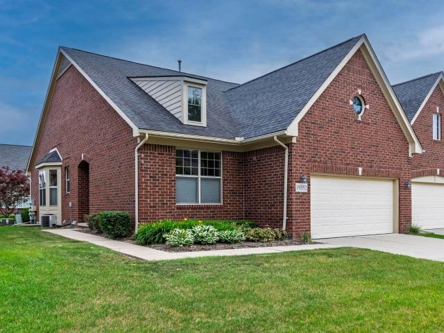 Condo for sale in Clinton Township
