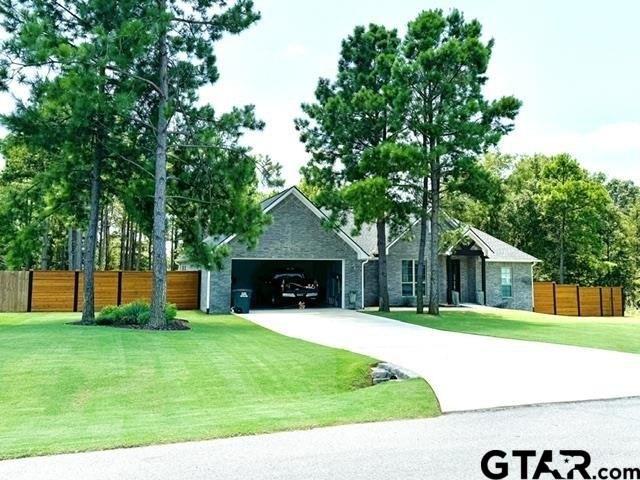 House for sale in Lindale, Smith County