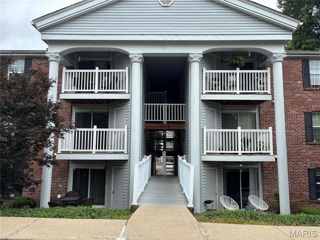 Condo for sale in Maryland Heights, Missouri