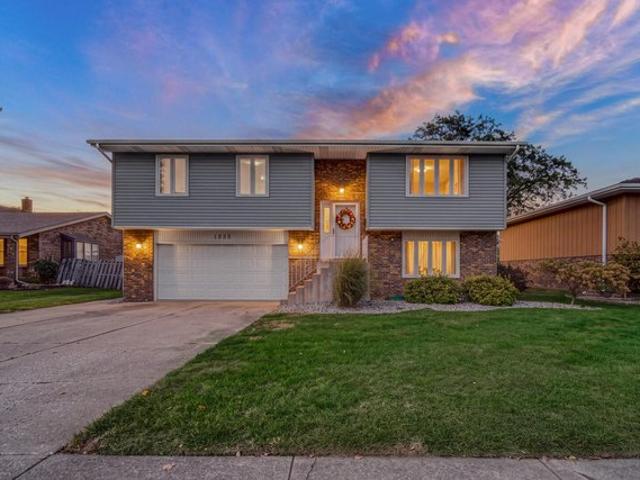 House for sale in Munster, Lake County