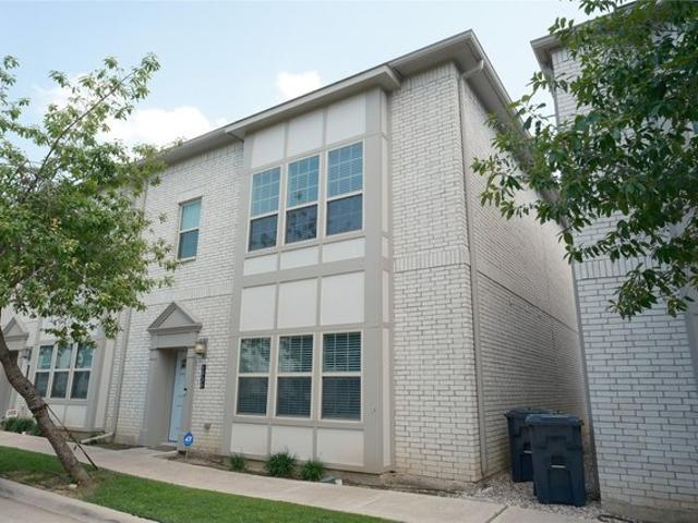 Townhouse for sale in Arlington, Texas