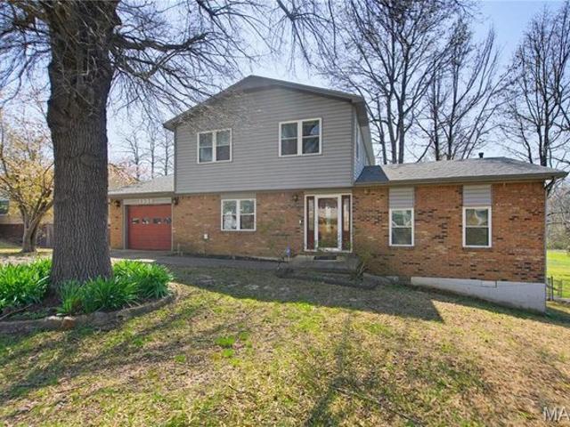 House for sale in Poplar Bluff, Missouri