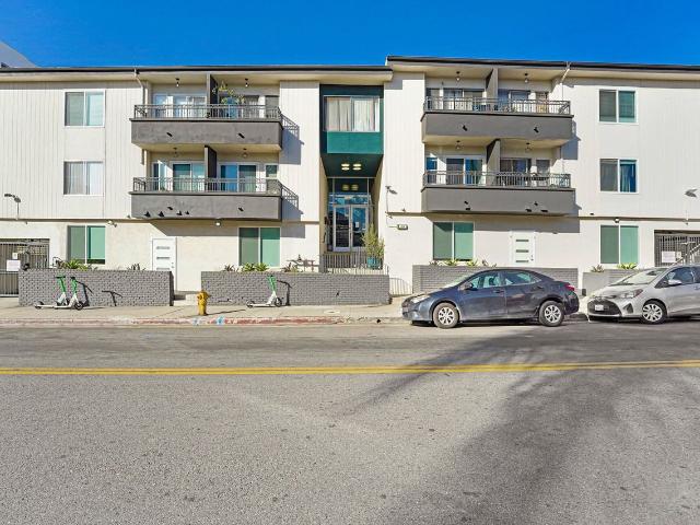 Apartment for rent in Canoga Park, California