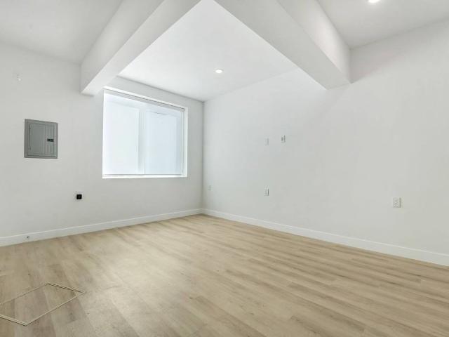 Apartment for rent in Canoga Park, California