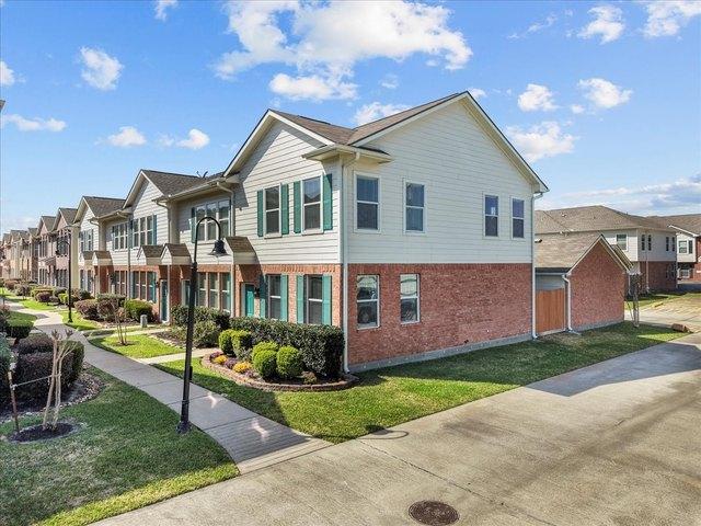 Townhouse for sale in Kemah, Texas