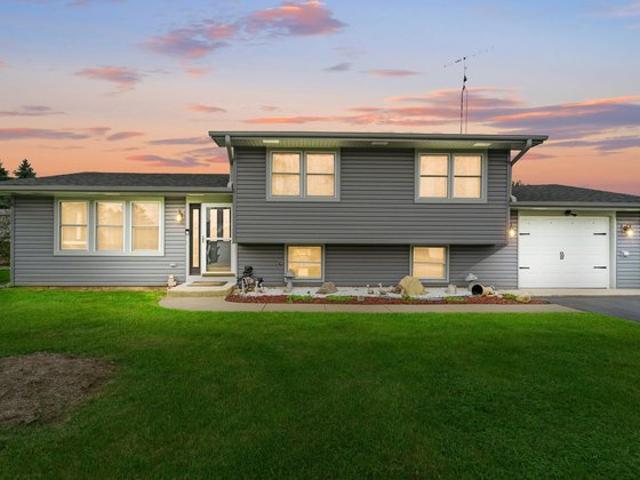 House for sale in Twin Lakes, Wisconsin