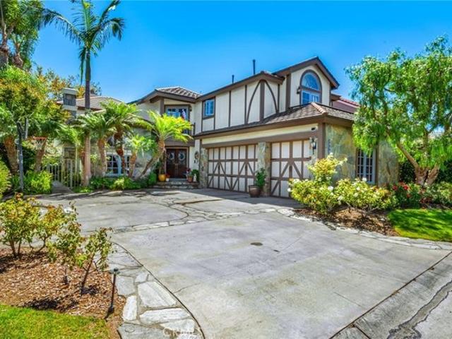 House for sale in Huntington Beach, California