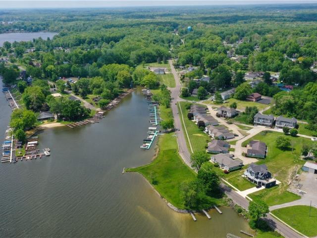 Condo for sale in Lake Milton, Ohio