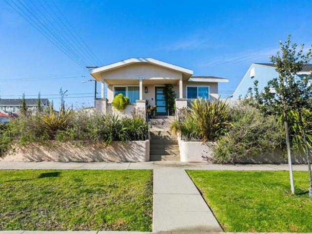 House for sale in Canoga Park, California