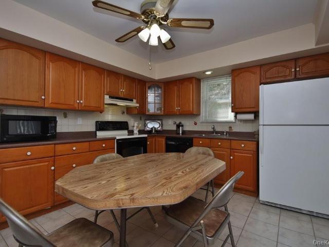 House for sale in Baldwin Place, New York