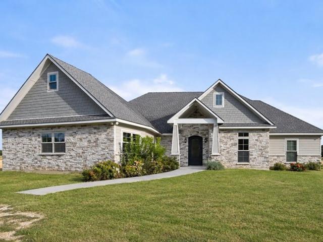 House for sale in Navarro, Texas
