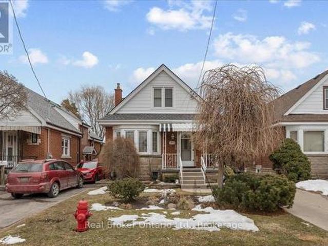 House for sale in Ancaster, Ontario