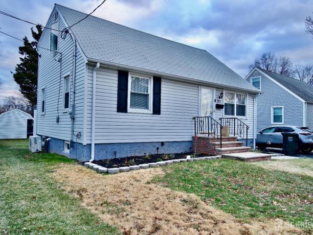 House for sale in Avenel, New Jersey