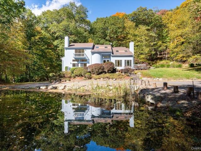 House for sale in Goldens Bridge, Town of Lewisboro