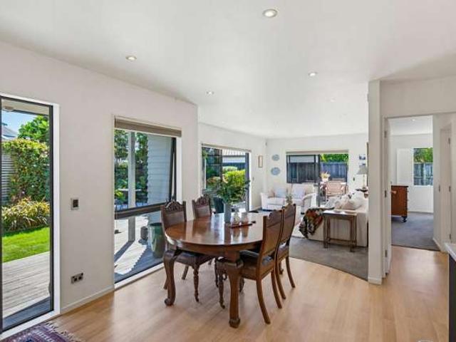 House for sale in Waikanae Beach, Wellington