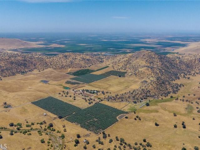 Land for sale in Tulare, California