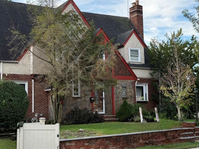 House for sale in Queens County, New York