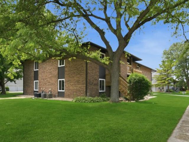 Condo for sale in Country Club Hills, Illinois