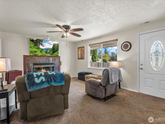 House for sale in Spanaway, Pierce County