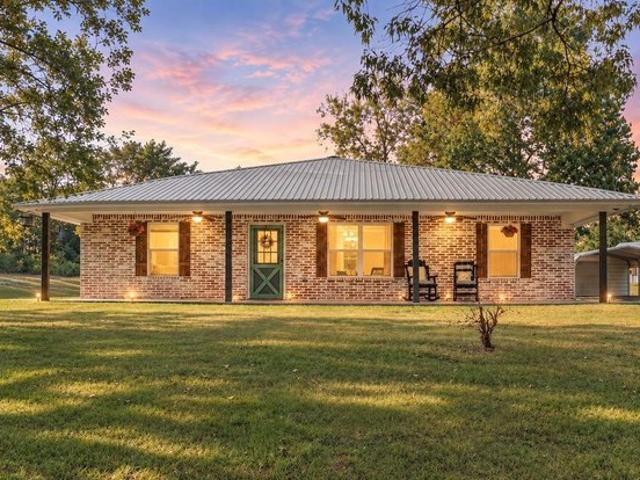 House for sale in Elkhart, Texas