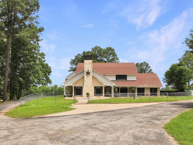 House for sale in New Summerfield, Texas