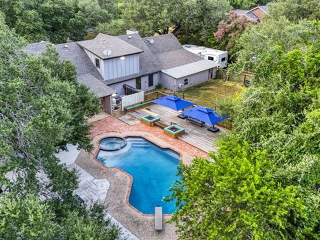 House for sale in Lytle, Texas