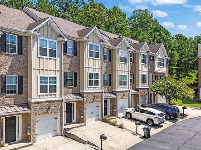 Townhouse for sale in Buford, Georgia