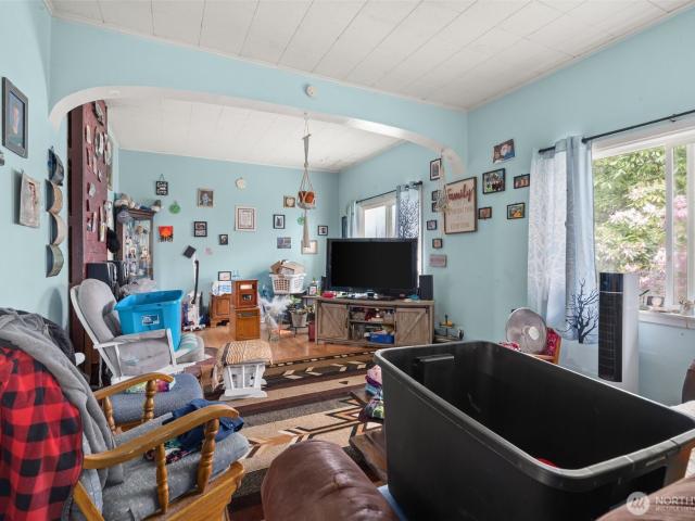 House for sale in Raymond, Washington