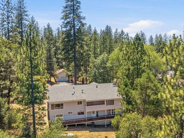 House for sale in Groveland, California