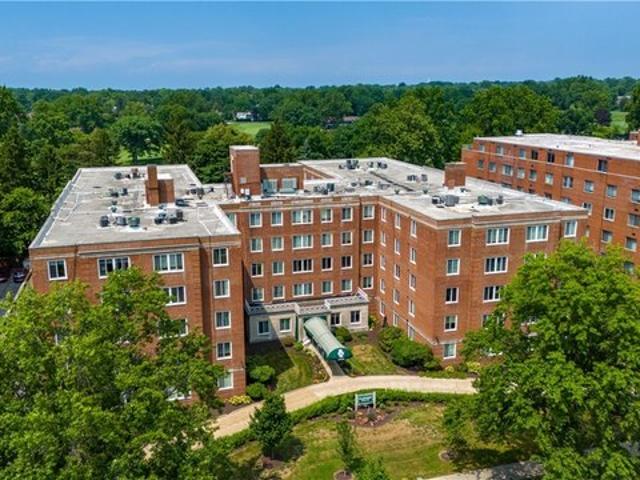 Condo for sale in Shaker Heights, Ohio