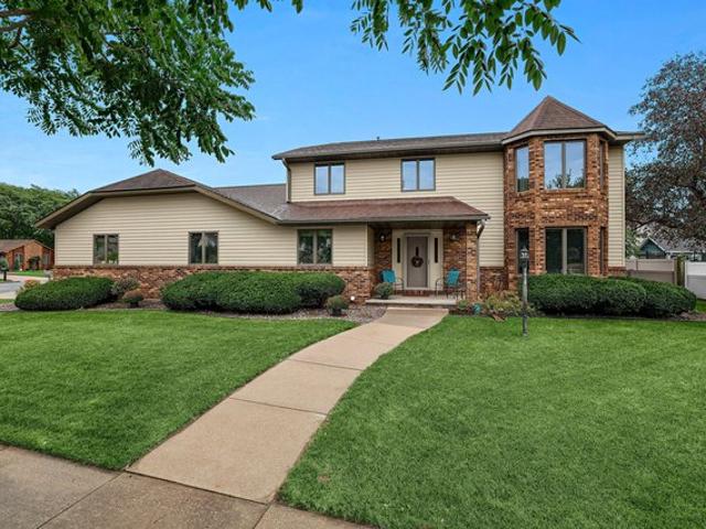 House for sale in Onalaska, La Crosse County