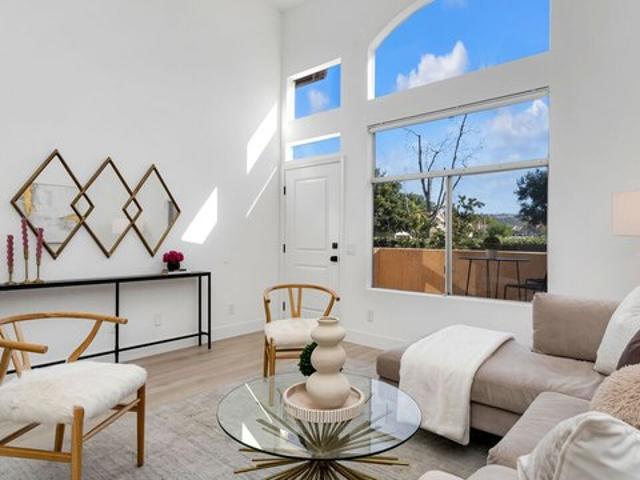 Condo for sale in Foothill Ranch, California