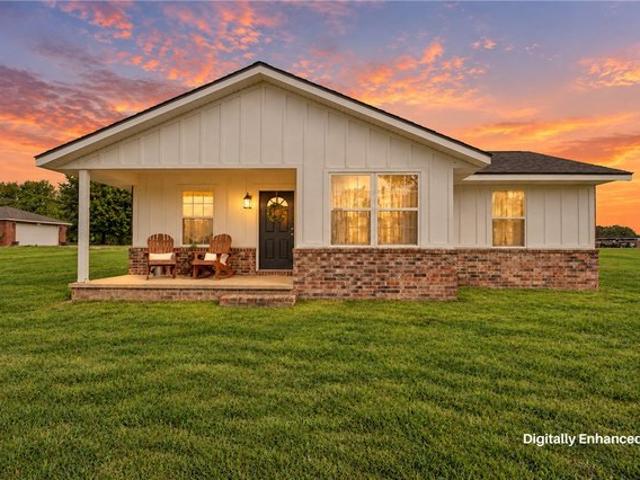 House for sale in Gentry, Benton County