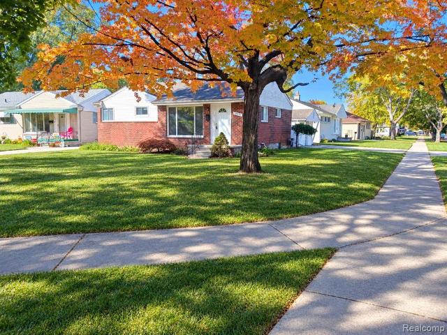 House for sale in Harper Woods, Wayne County